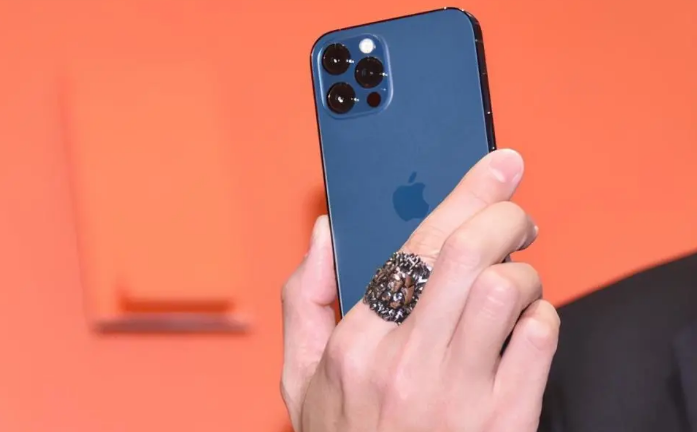 卫滨苹果手机维修分享iPhone12系列重启方法教程 